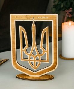 Альтернативний вигляд Настільна статуетка дерев'яний герб F-02