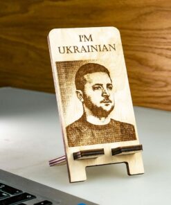Дерев'яна підставка для телефона «I`m ukrainian»
